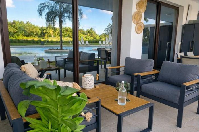 Aqua Poolside Serenity Pool & Golf 2B Cana Bay