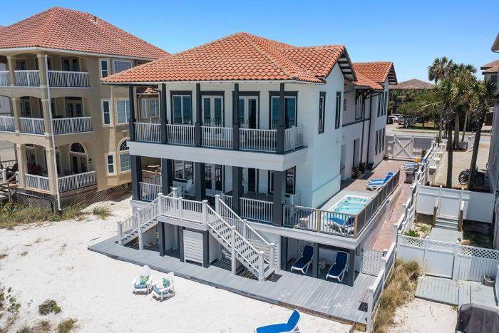Tropic Like Its Hot - Beachfront House in Destin with Private Pool & Direct Beach Access