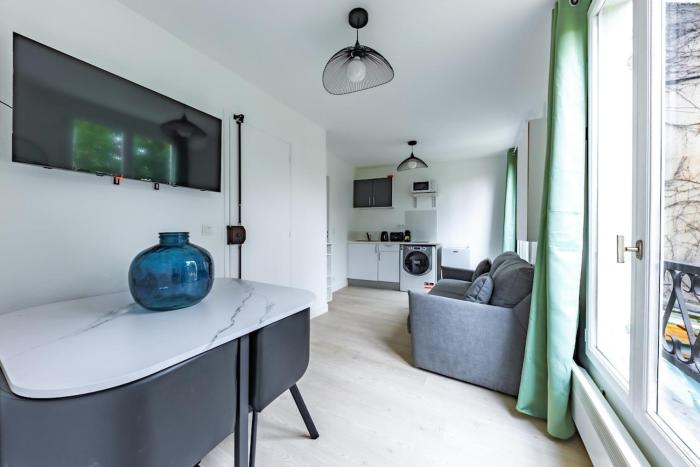 Spacious 1-Bedroom Apartment for 4, 15 min from Gare de Lyon, 3-Star Comfort