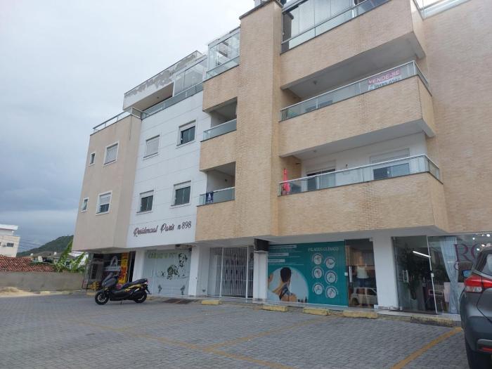 Apartamento inteiro com 2 quartos sendo 01 suíte