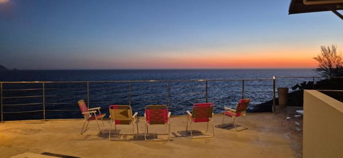 Carioca Beach House for Ocean View Lovers