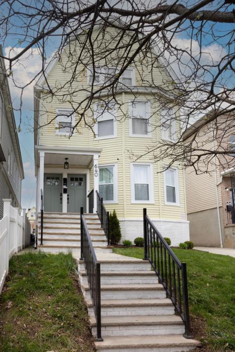 Excellence by Urooms Apartments Near NYC and Newark Airport with Parking
