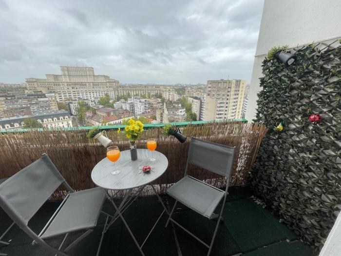 Apartment with gorgeous view of city center