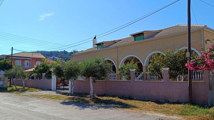 Tria Liodendra Corfu-Sun