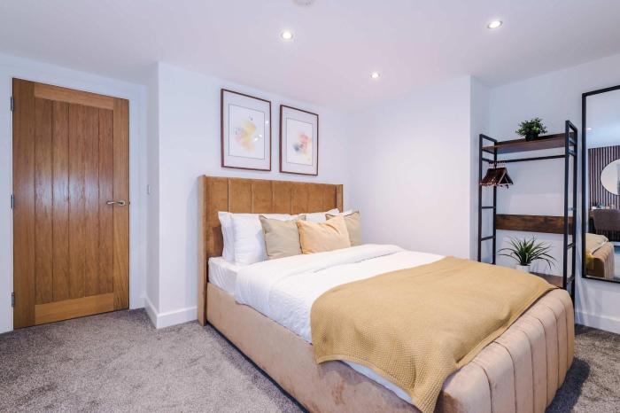 Old Town Hull Apt 3 - Two Bed - Sleeps 4