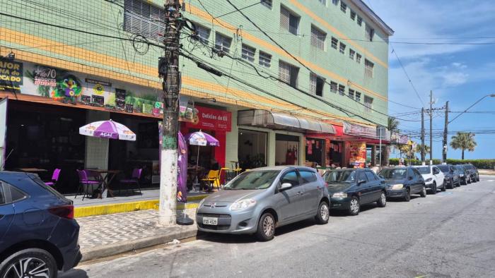 Apto na Tupi a poucos passos da praia