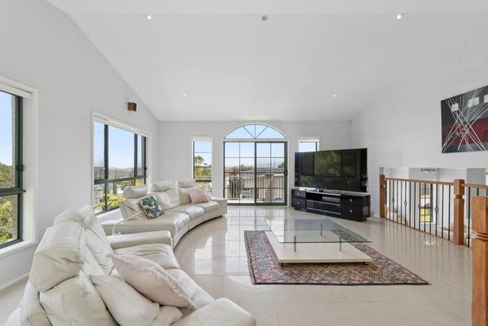 Catos Escape Spacious Group Retreat near the Coast