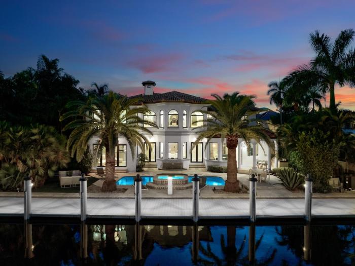 WATERFRONT MANSION Las Olas