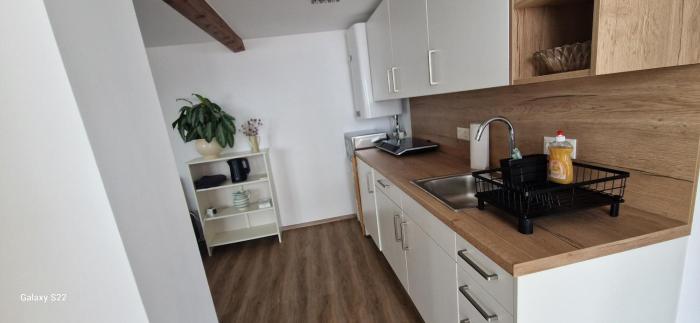 Charmantes und neu renoviertes Apartment in der Nähe des Flughafens