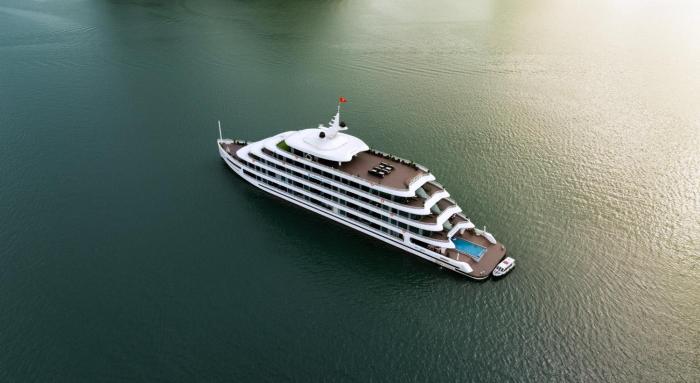 Catherine Cruise 6 star on Ha Long Bay