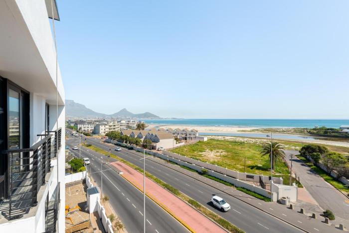 Burmeister Modern 2-Bedroom w Views Milnerton