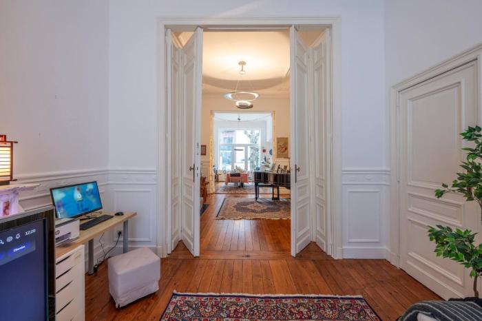 Euro Edens Cosy Historic Home in Brussels Jacuzzi, Garden, Central Location