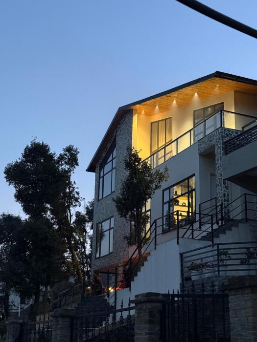 Modern 3 Bedroom Duplex Villa