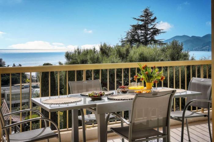 Serenity by the Sea 180 Degrees Sea View and Pool