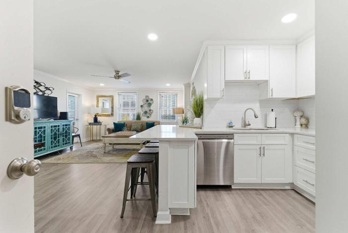 Downtown Delight For 4