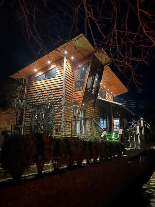 Modern 2 bedroom Cabin