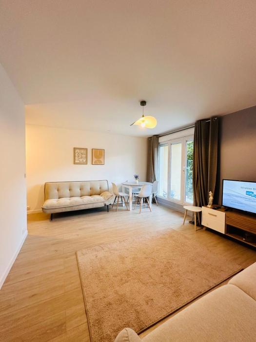 Studio with garden terrace near Paris and Orly