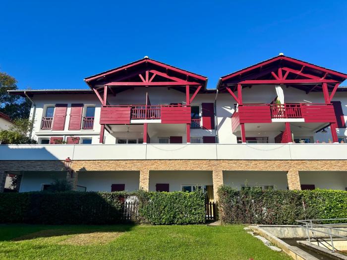 Ahetze, 3 pièces lumineux avec terrasse & parking