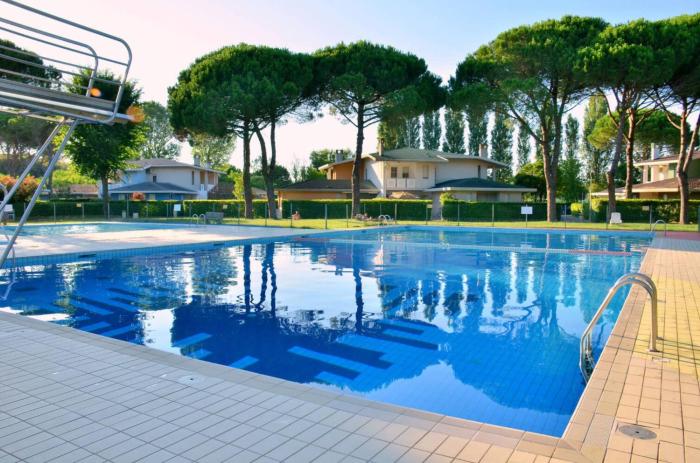 Family flat in resort with pools and playground