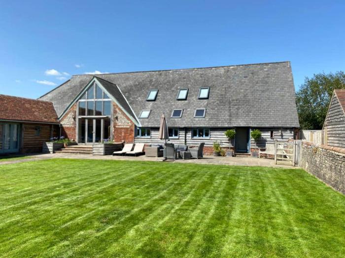Beautiful Sussex Barn | Stonebarn Retreat