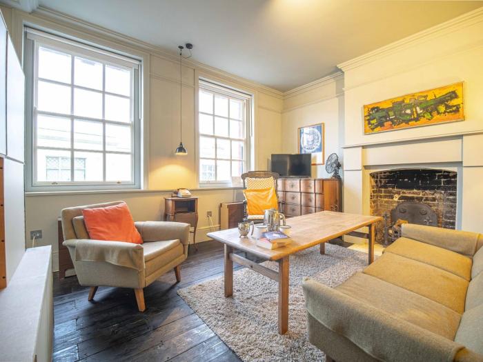 Lillis Danish Hideaway in Heart of Whitstable - Stylish Interior - Central Location, 5 mins Beach