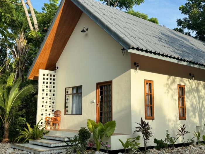 Maliblue khanom , coconut House Family