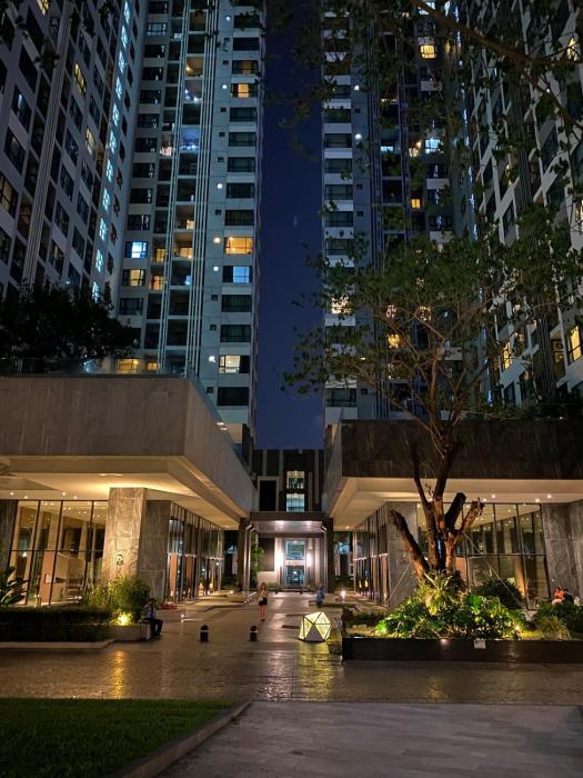 The Base - Nice Room In Middle Town