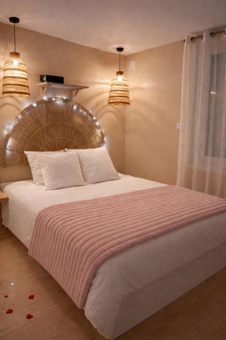 Suite Bali et sauna privé - vidéo projecteur - escapade romantique-centre