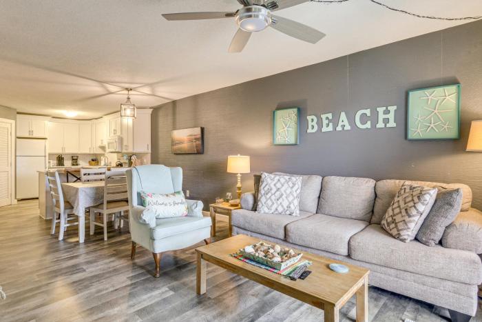 Steps to Sand! Retreat with 2 Pools in Hilton Head