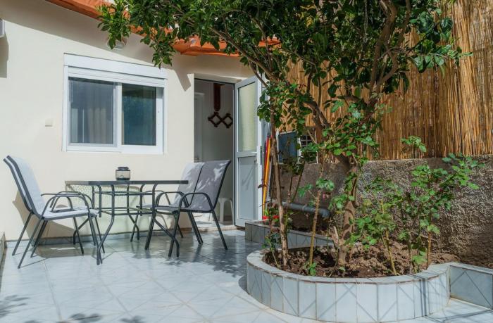 Kos Old Town Wooden-Garden House