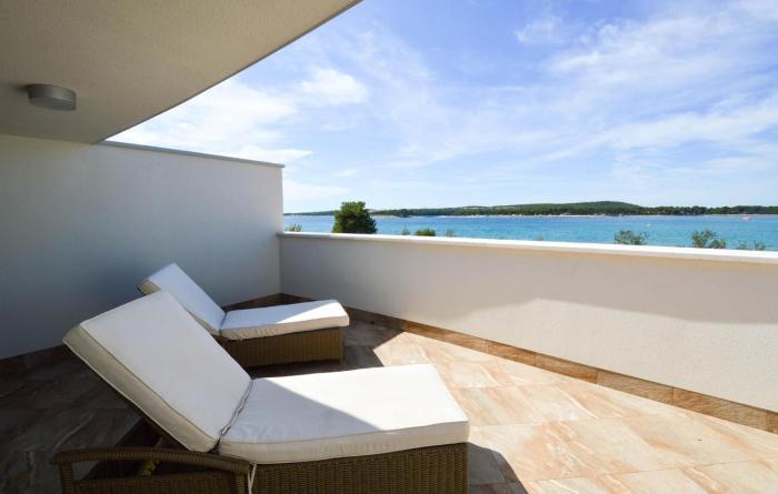 1 Bedroom Awesome Apartment In Medulin