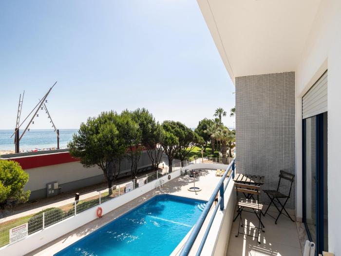 Akisol Quarteira Cranberry