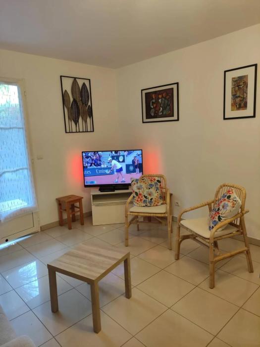 Charmant appartement près de La Croix-Valmer avec piscine