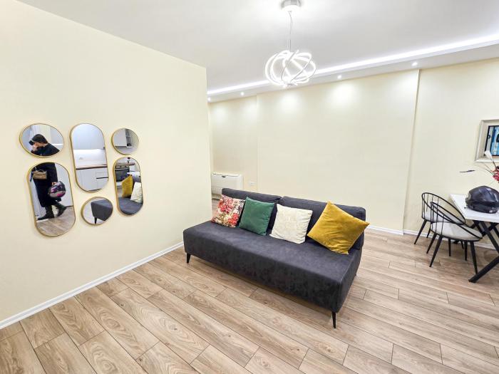 Luxury 1BR Central Apartment