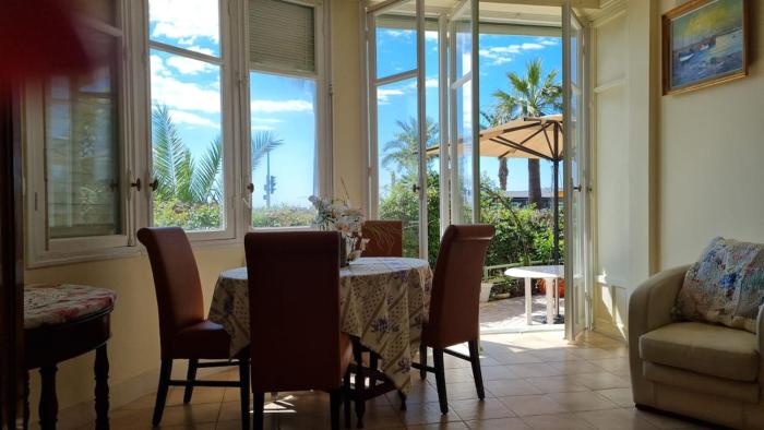 Garden house on the Promenade - Sea view