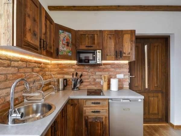 Spiskie Zacisze domek z kominkiem oraz balią z jacuzzi położony przy ścieżce rowerowej