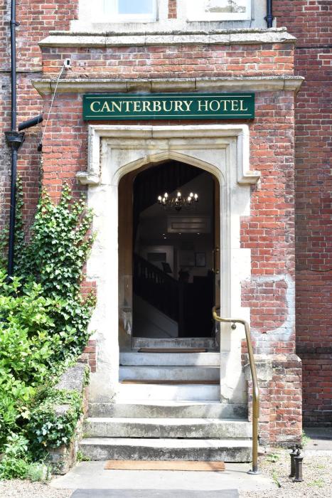 Canterbury Hotel Cottages and Apartments