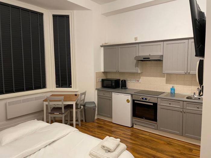 Self Contained Studio Flat Acton Central West London