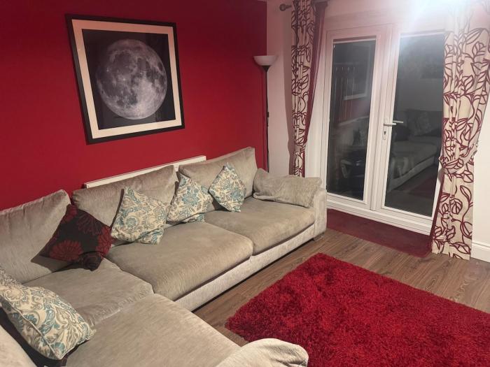 4 Bed Three Story for Familys and Contractors