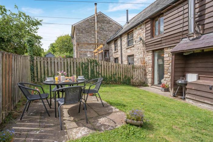 2 Bed in Govilon oc-u32754