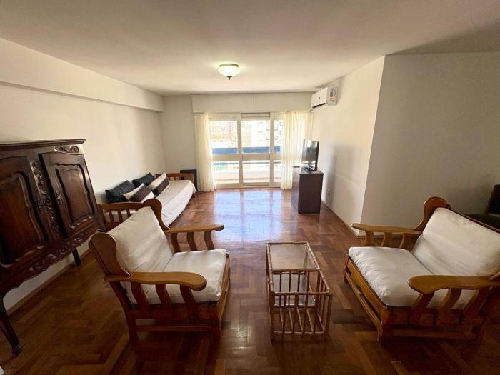 Departamento amplio para 6 personas Zona Centro