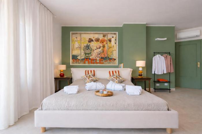 Molo Angioino Suites