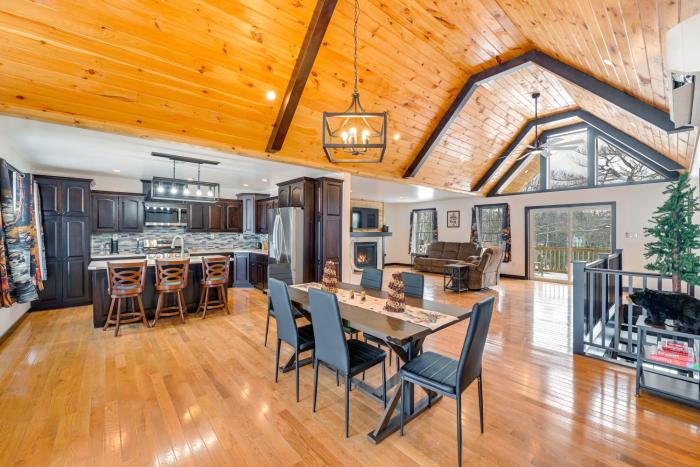 Gateway to Adventure! Brand-New Gloversville Home