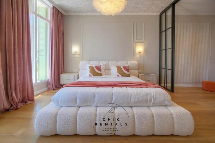 Tiffany Luxury 4BDR and 4Bath next to Palais