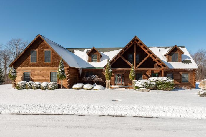 Aces Chalet