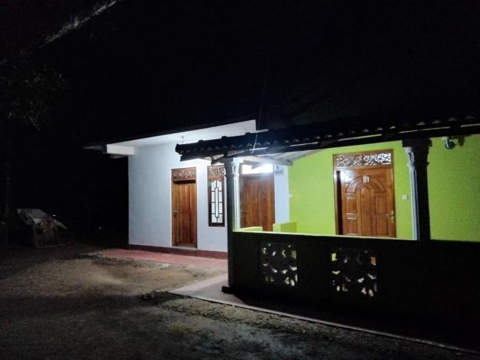 Drivers , Guides & Family Rooms