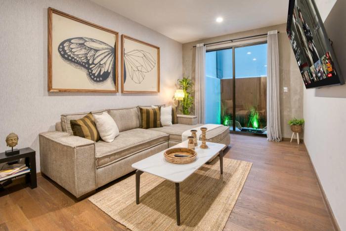 Architectural Condesa Home Indoor-Outdoor Living