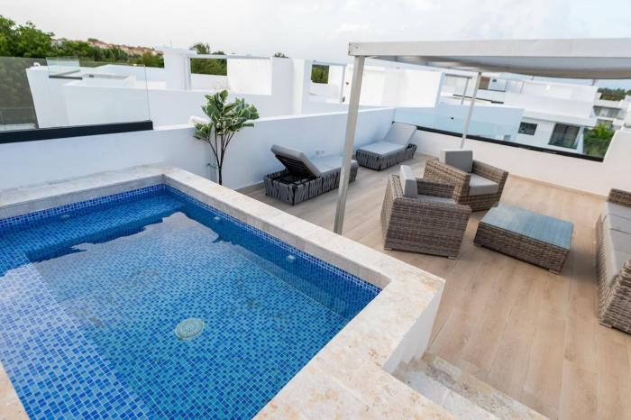 Punta Cana Penthouse Private Jacuzzi & Beach Access