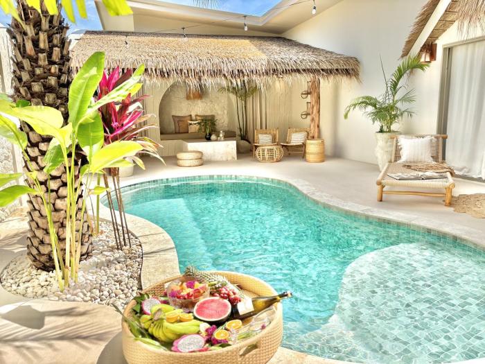 Luxury Balinese Villa, Private Pool Retreat