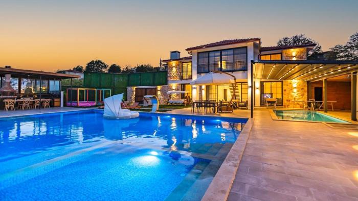 Kaş 5 bedroom Luxury villa with private pool hot tub